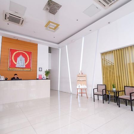 Zen Rooms Bangkal Makati Makati City ภายนอก รูปภาพ